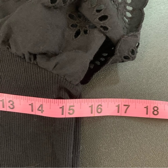 Old navy be Black One-Shoulder eyelet Top - Picture 5 of 7